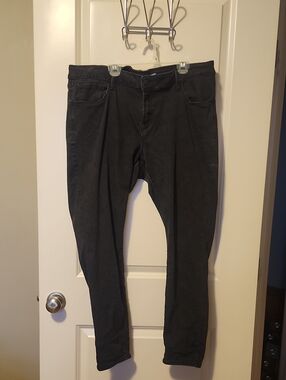 Old Navy Women's Skinny Pants - Black